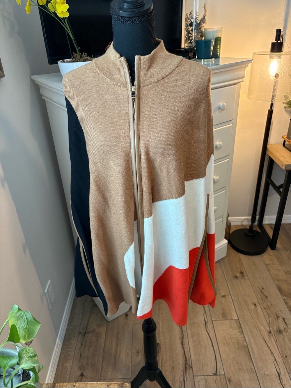 Chico’s NWOT Colorblock Zip-Front Sweater Cape/Poncho, L/XL